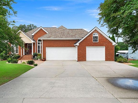 2nd image of 32 Shagbark Dr