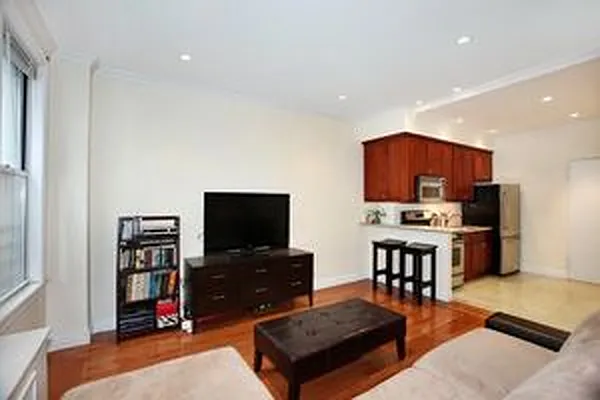 Rented by Douglas Elliman | media 17