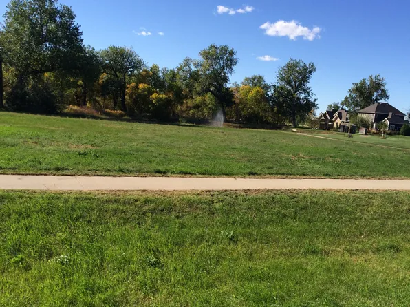 2503 Whispering Shores Dr, Fort Pierre, SD 57532