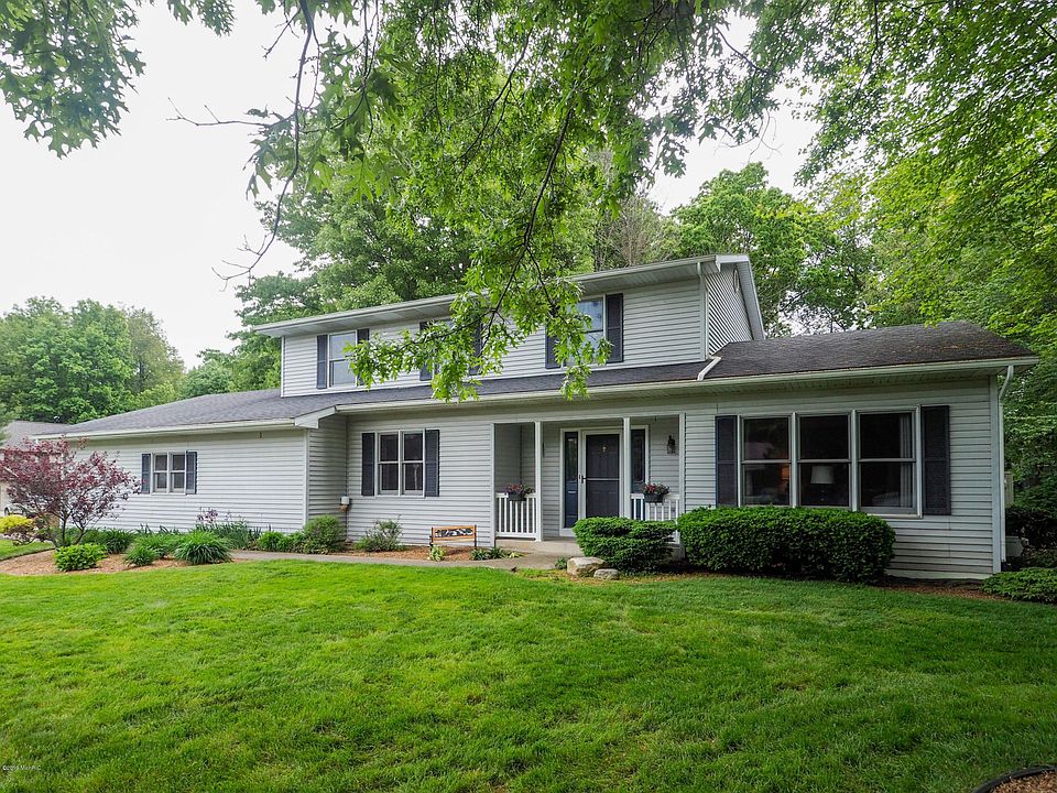 2658 Maple Leaf Ave-101