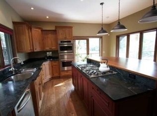 198 Upper Hollow Rd, Stowe, VT 05672