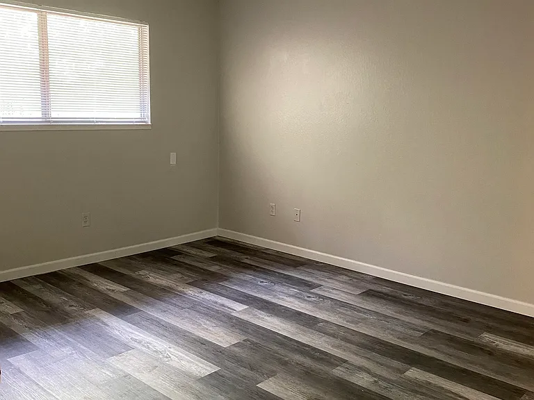 6119 Terrell Dr — Photo 8