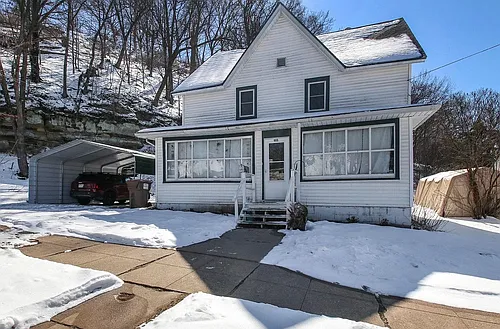 605 3rd Ave W Photo 1