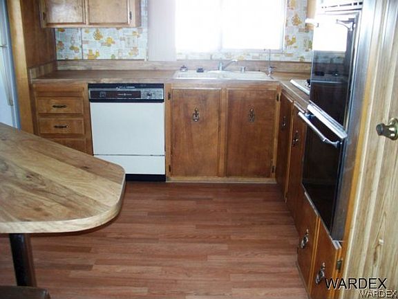2nd image of 661 E Oak Avenue