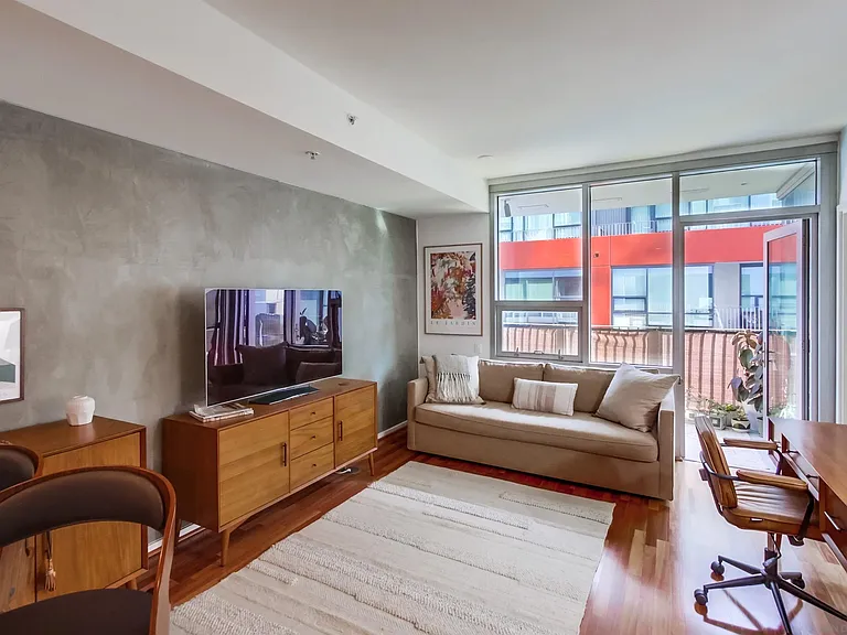 321 10th Ave #903 — Photo 9