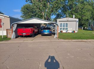 1304 W Commodore Blvd, Lincoln, NE 68522