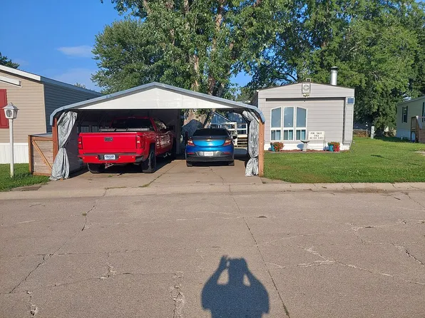 1304 W Commodore Blvd, Lincoln, NE 68522