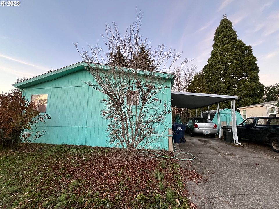 2nd image of 720 Lochaven Ave