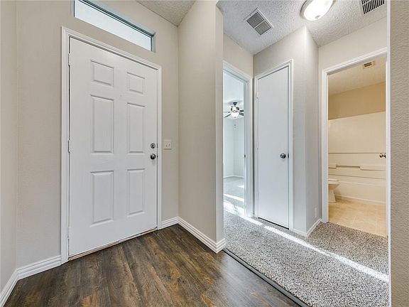 3rd image of 216 Pinecrest Dr