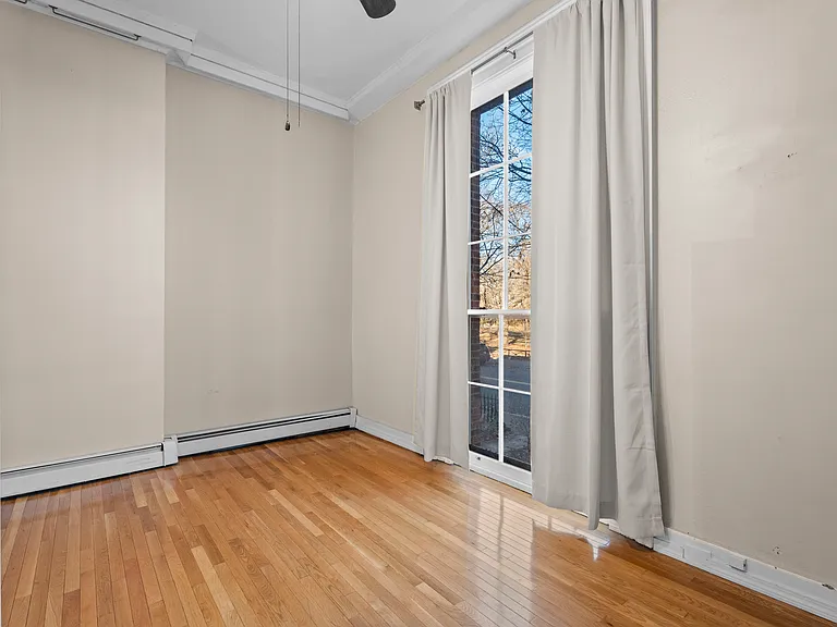 548 Chapel St #1F — Photo 14