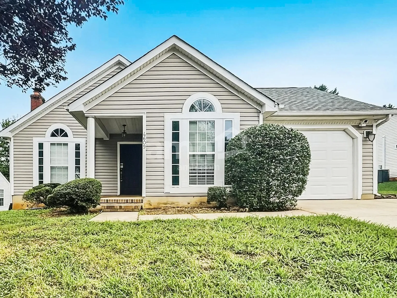 3 bed, 2.0 bath, 1359 sqft, $1,855 — Photo 1