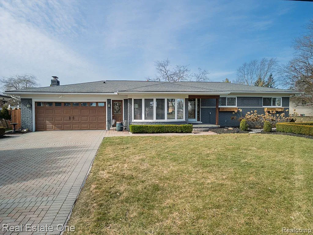 54121 Mound Rd photo 1