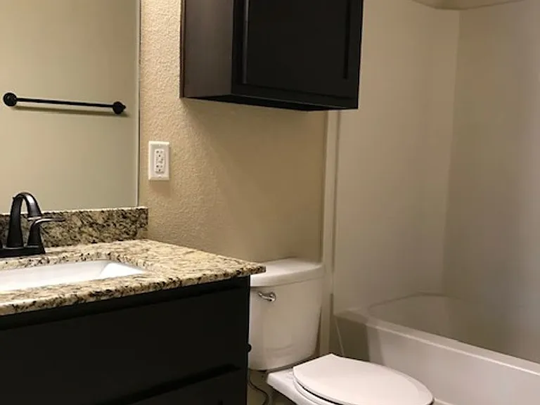 5506 Settlers Ct #A-B — Photo 10