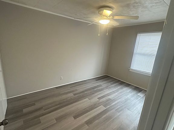 4th image of 704-706 W Broadway Ave