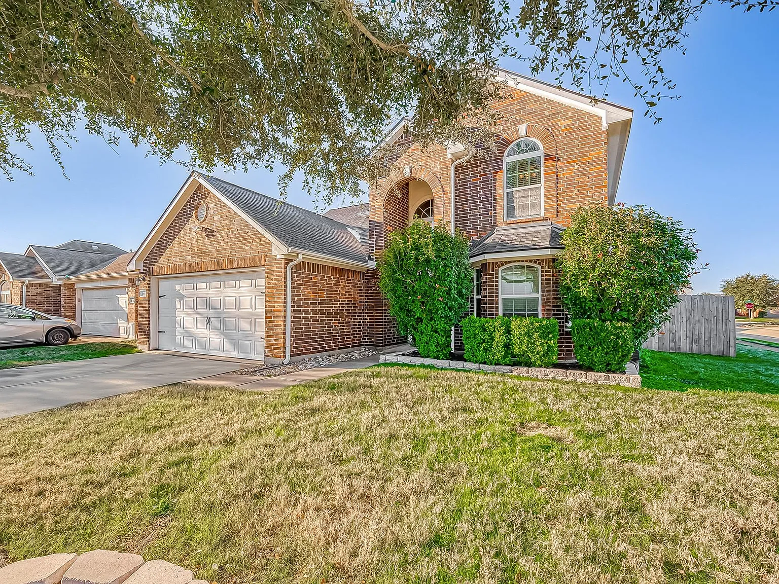 4 bed, 2.5 bath, 2180 sqft, $2,600 — Photo 2