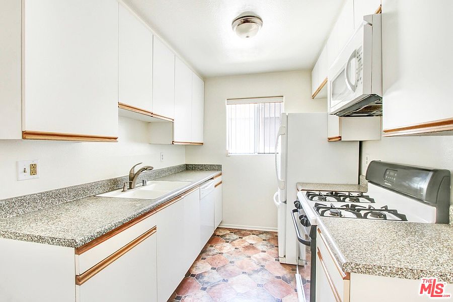 1st image of 3122 S Canfield Ave #101A