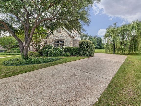 3rd image of 3004 Greenwood Ct