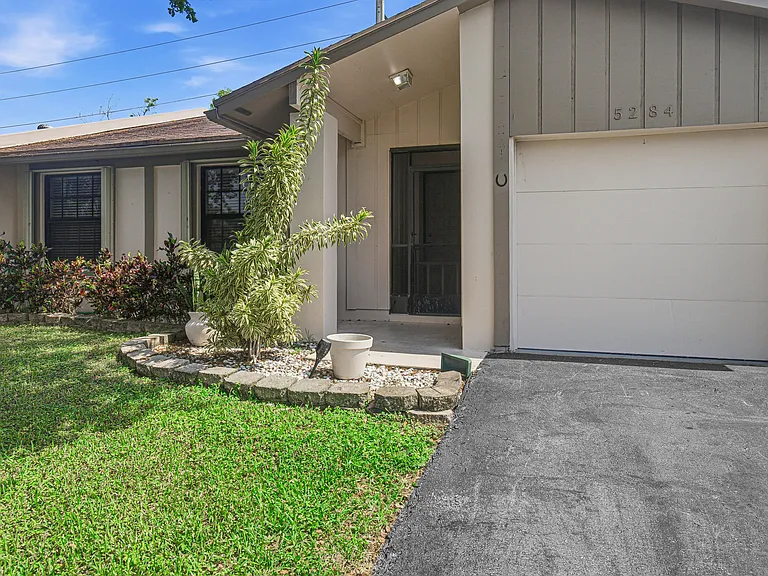 5284 Breadfruit Cir — Photo 5