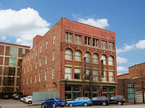 3rd image of 309 E Market St Unit 206
