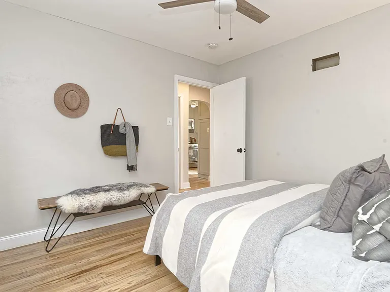 3554 Jamieson Ave — Photo 27