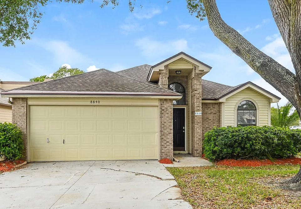 8840 Saint Lucia Ct