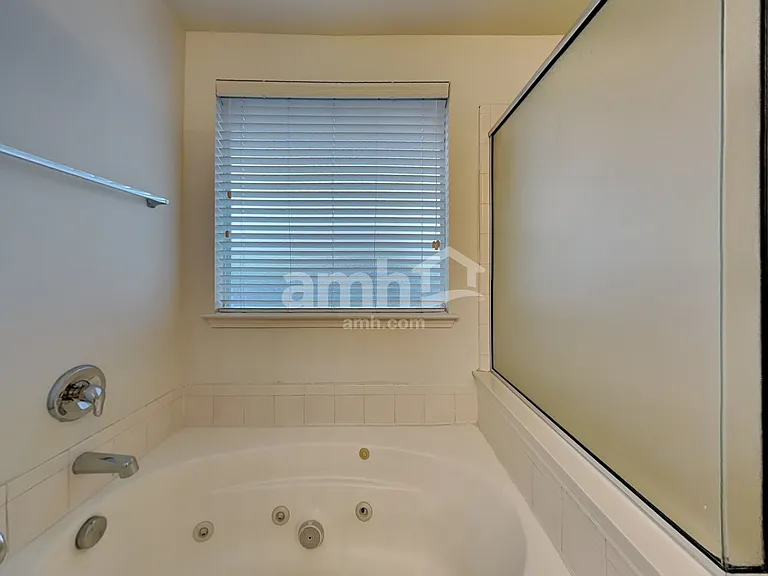 1003 San Antonio Dr — Photo 15