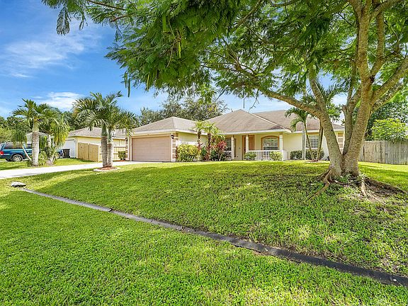 2nd image of 4071 SW Balleto Street