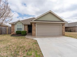 7704 Sunny Pointe Ln, Oklahoma City, OK 73135