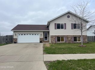 3990 Haleigh Dr, Grand Forks, ND 58201