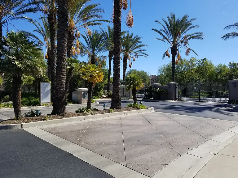 1751 Tallowberry Ln — Photo 29