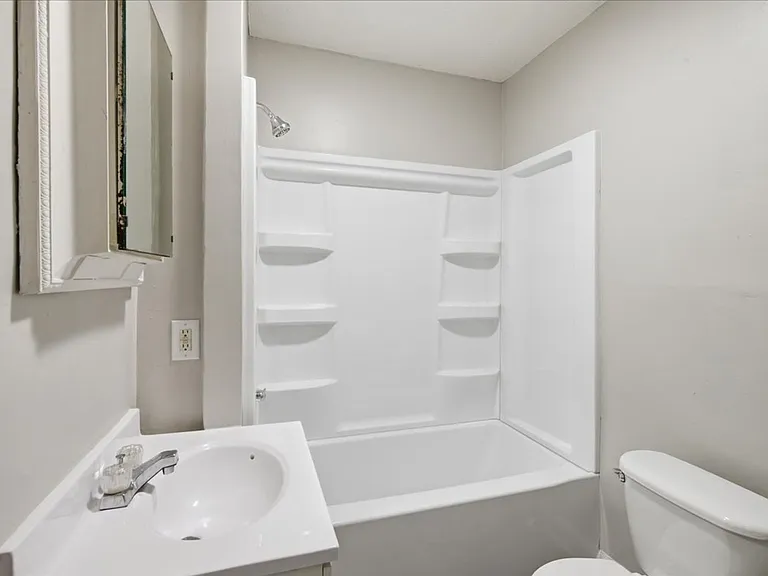 35 - 37 S Sherman Dr — Photo 12