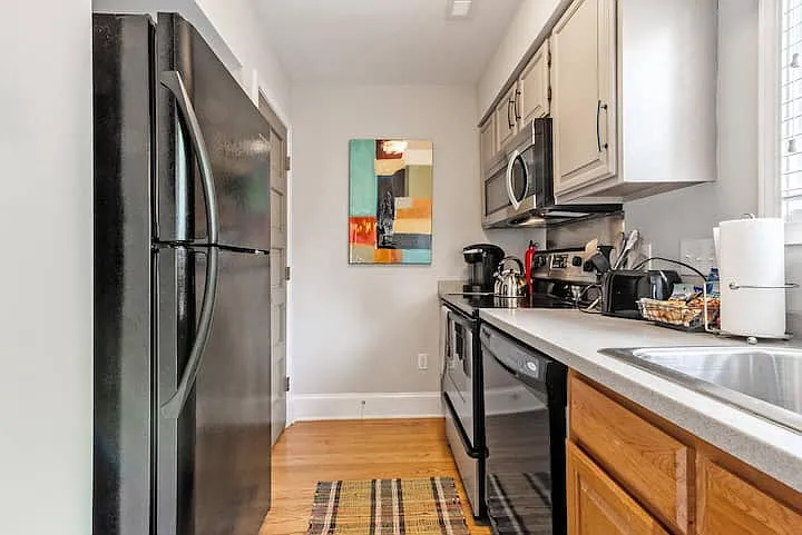 1100 Greenleaf Ave #C — Photo 9