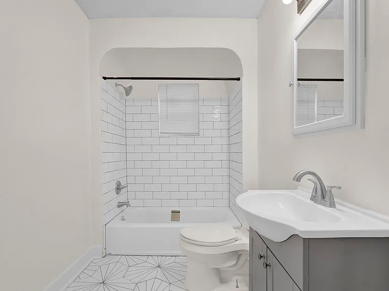 759 E Mallory Ave — Photo 13