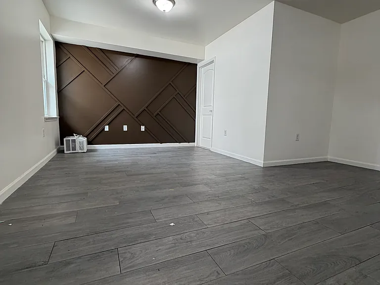 329 Pine St #1 — Photo 17