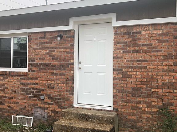 2nd image of 2209 Spence Cir