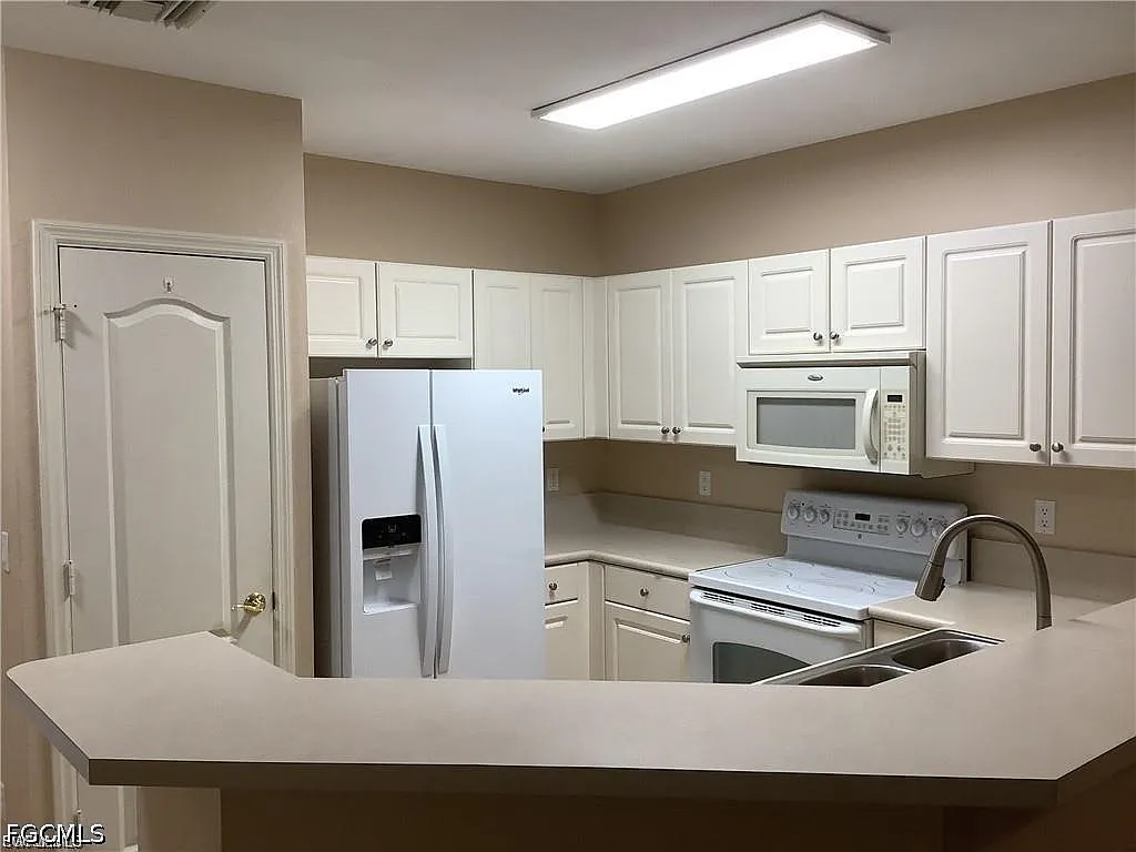 2 bed, 2.5 bath, 1445 sqft, $1,700 — Photo 3