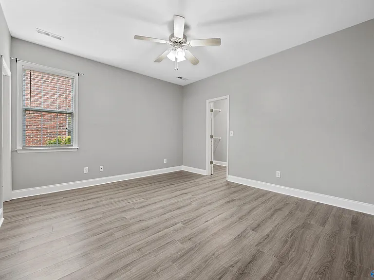 5104 Frankford Dr SE — Photo 19