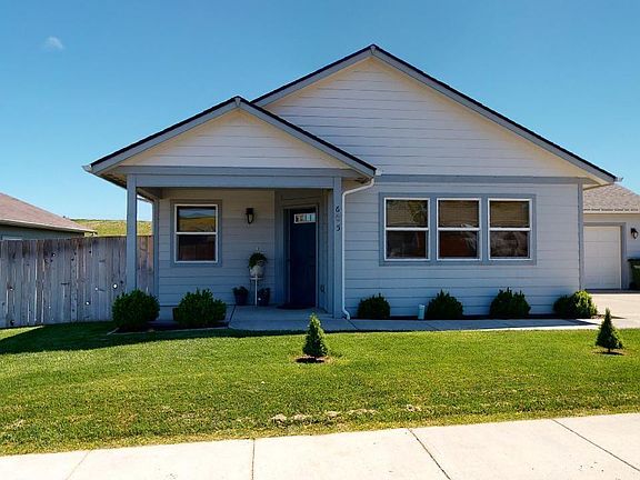 3rd image of 605 Wheatland Ct