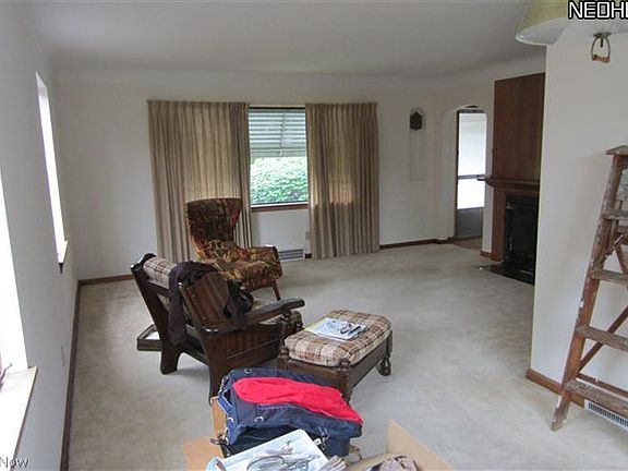 3rd image of 27421 Parkwood Dr SE