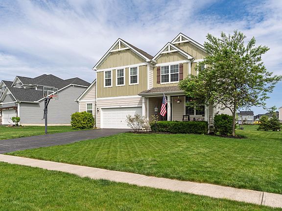 3rd image of 11722 Daventry Dr NW
