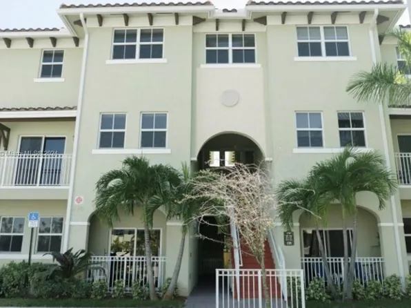 230 NW 109th Ave APT 207, Miami, FL 33172