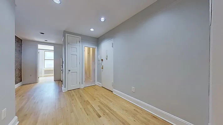 Rented by Compass | media 27