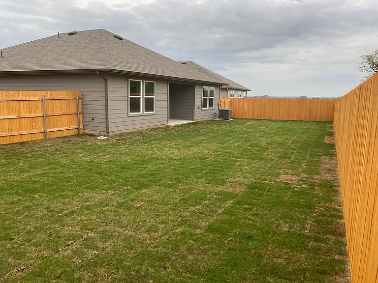 HUGE yard- 78ft from fence to fence, GREAT FOR PETS