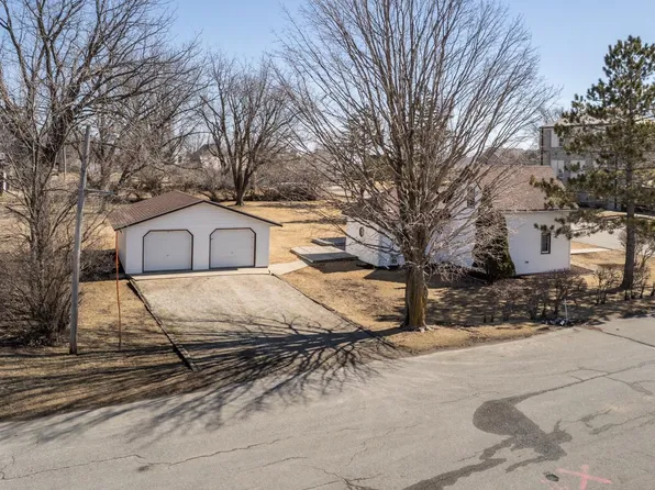 118 Bartlett St W, Wykoff, MN 55990