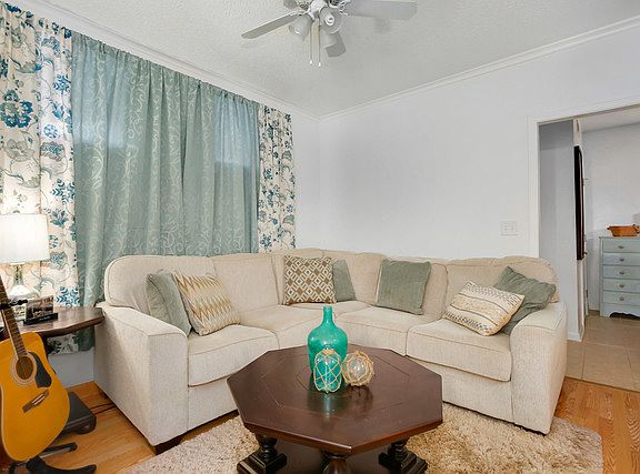 4th image of 5728 W Leland Ave #1