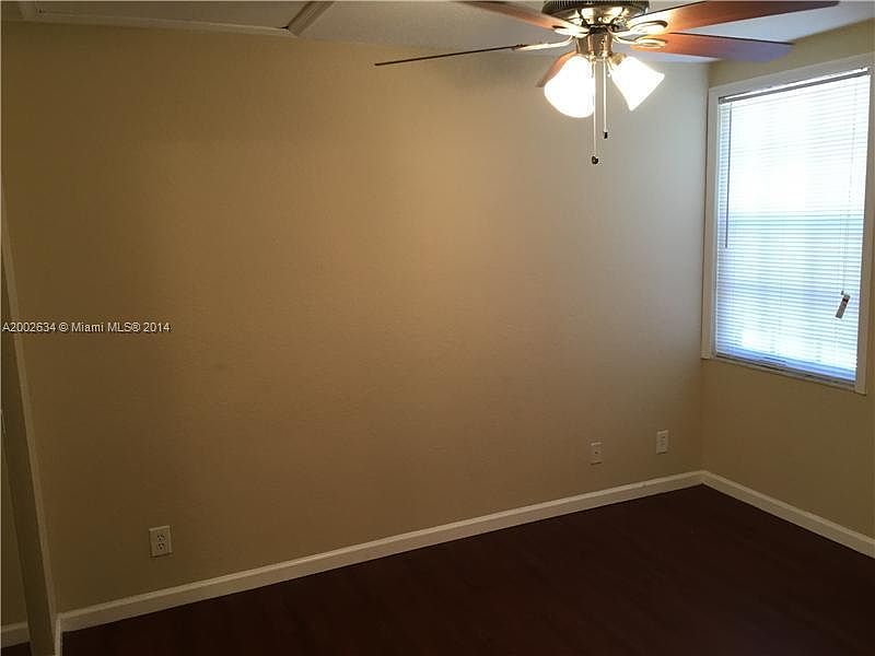 1st image of 826 Summit Lake Dr