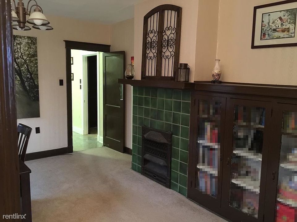2nd image of 220 Lexington Ave #2