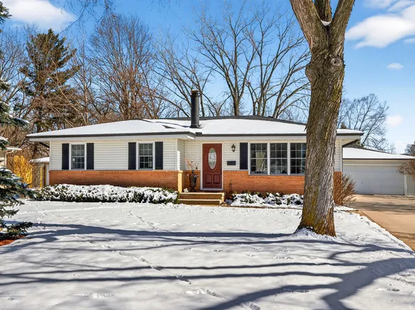 1429 17th St, West Des Moines, IA 50265