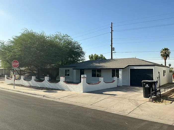 3421 W Campbell Ave — Photo 1