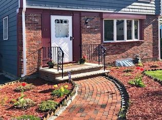14 Connolly St, Randolph, MA 02368